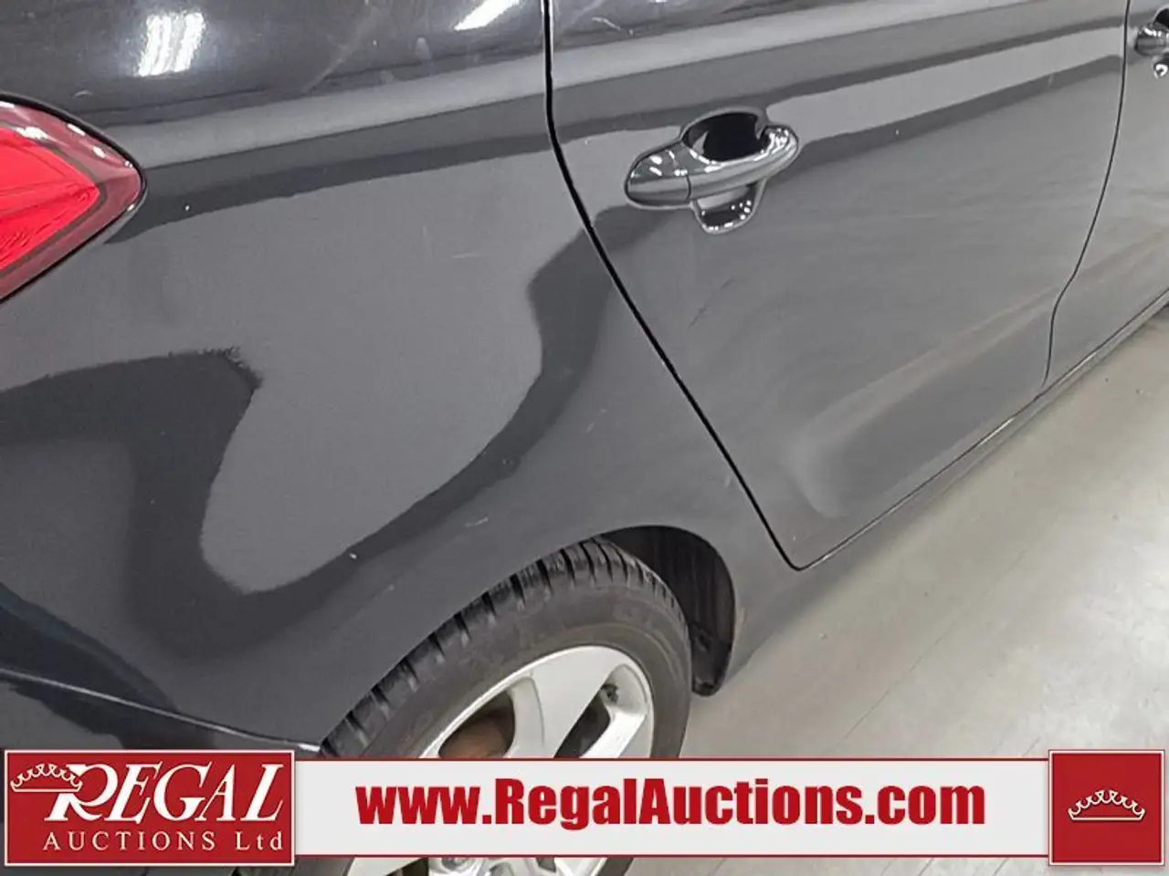 Kia Rondo снимка Kia Rondo