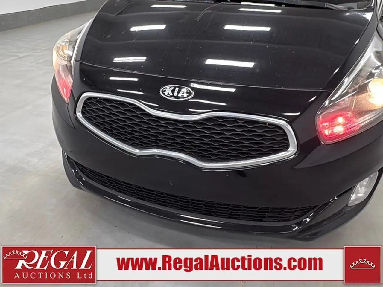 Kia Rondo снимка Kia Rondo