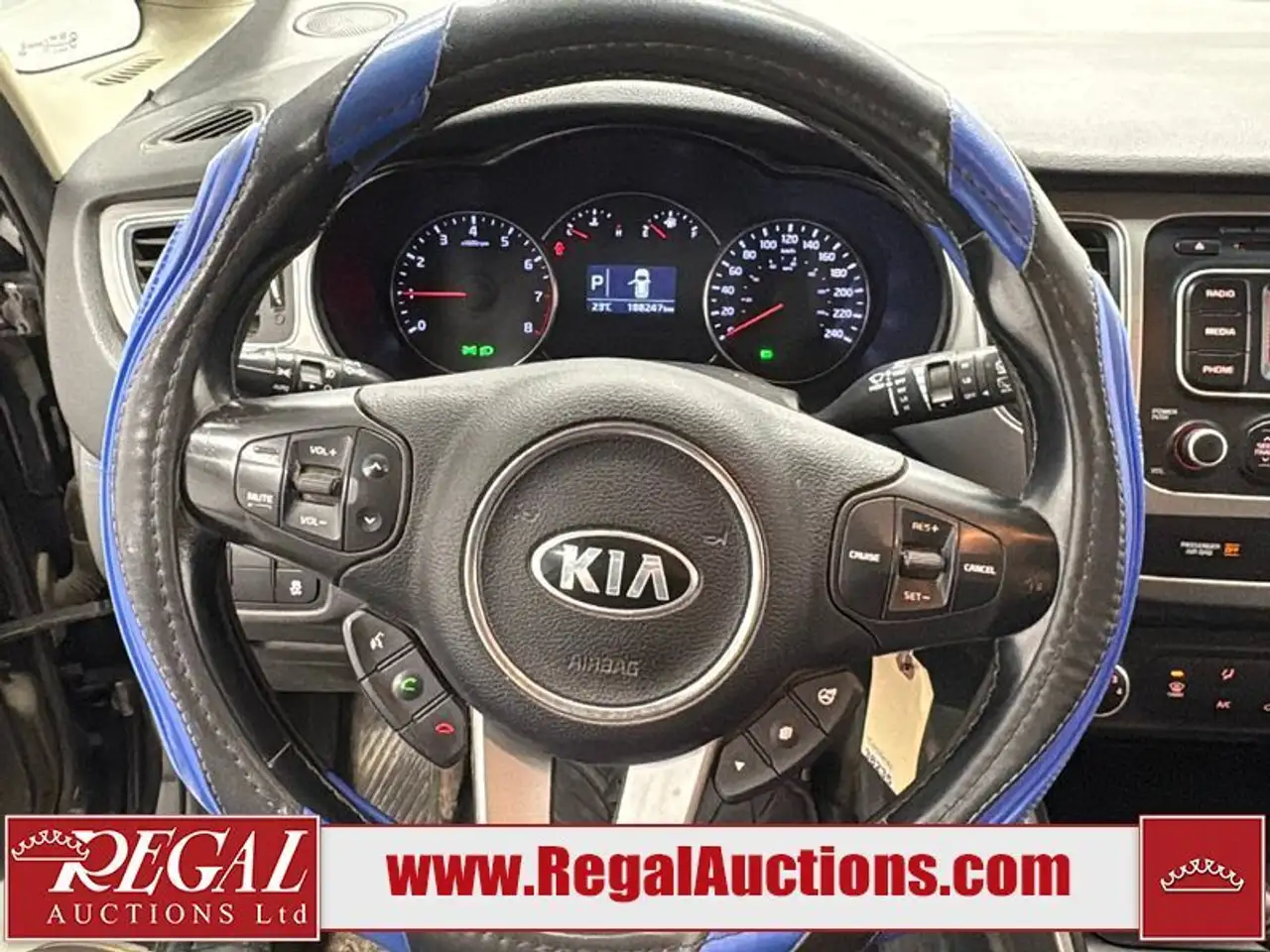 Kia Rondo снимка Kia Rondo