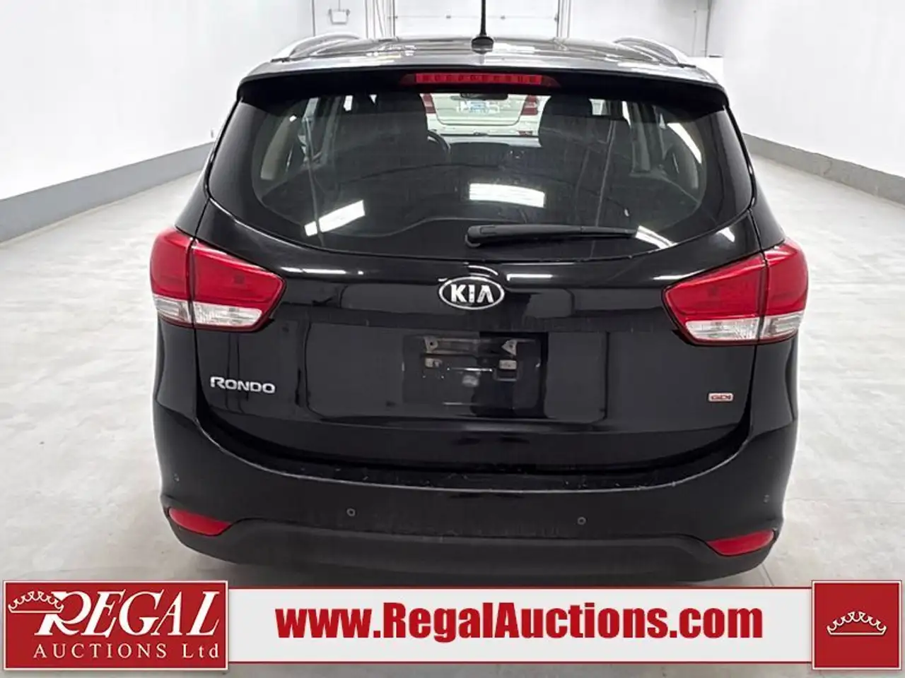 Kia Rondo снимка Kia Rondo