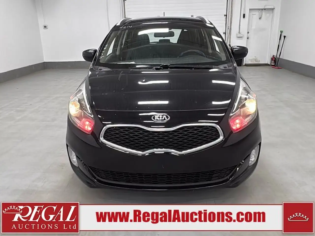 Kia Rondo снимка Kia Rondo