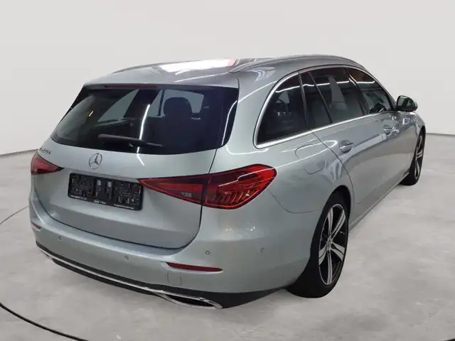 Mercedes-Benz C-Class view 4