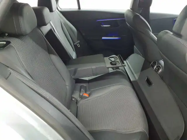 Mercedes-Benz C-Class view 13