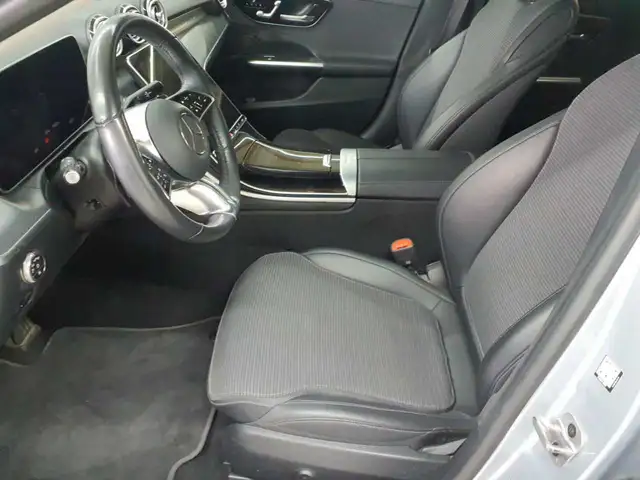 Mercedes-Benz C-Class view 8
