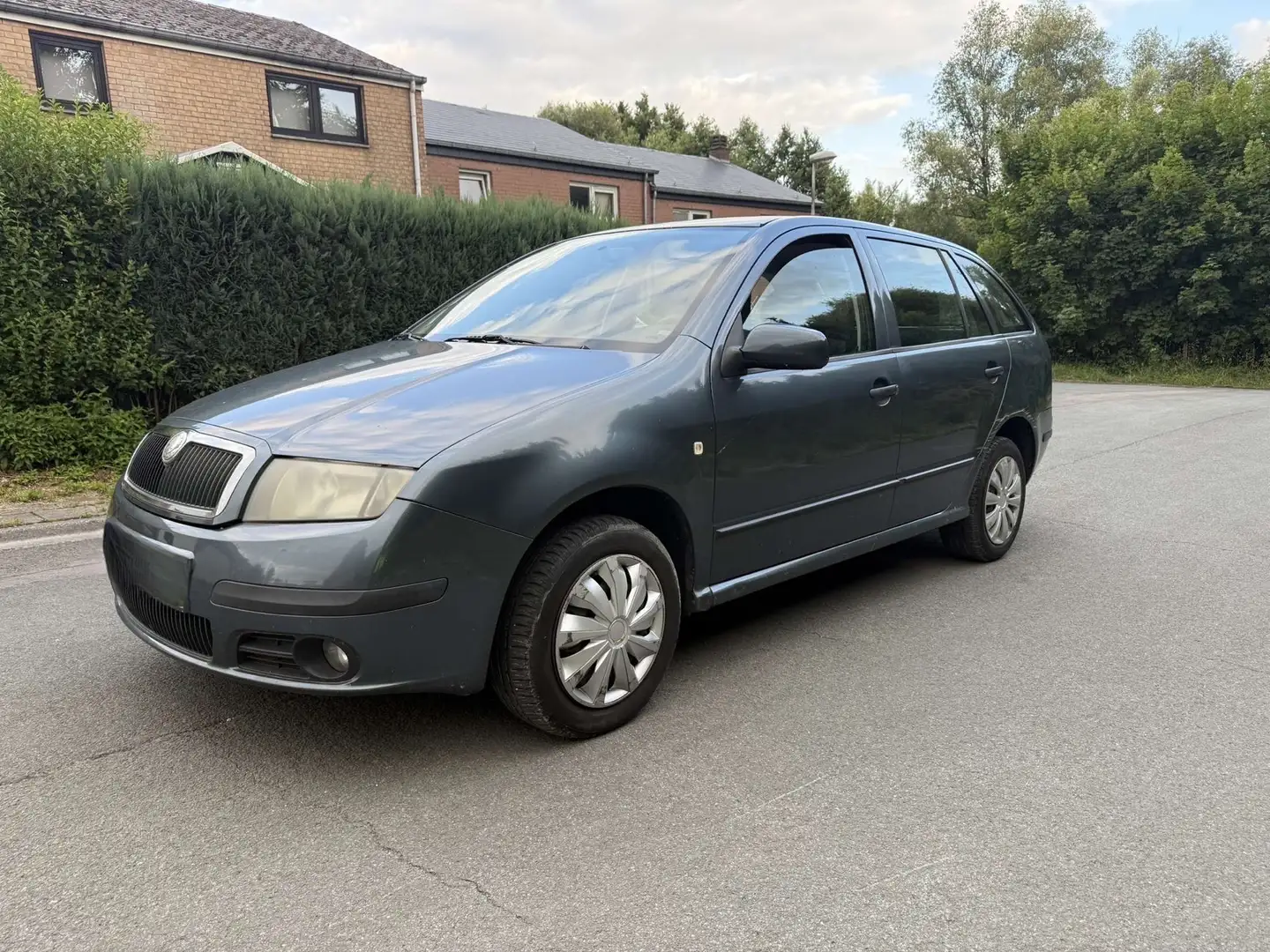 Skoda Fabia 1.2i Ambiente Grijs - 2