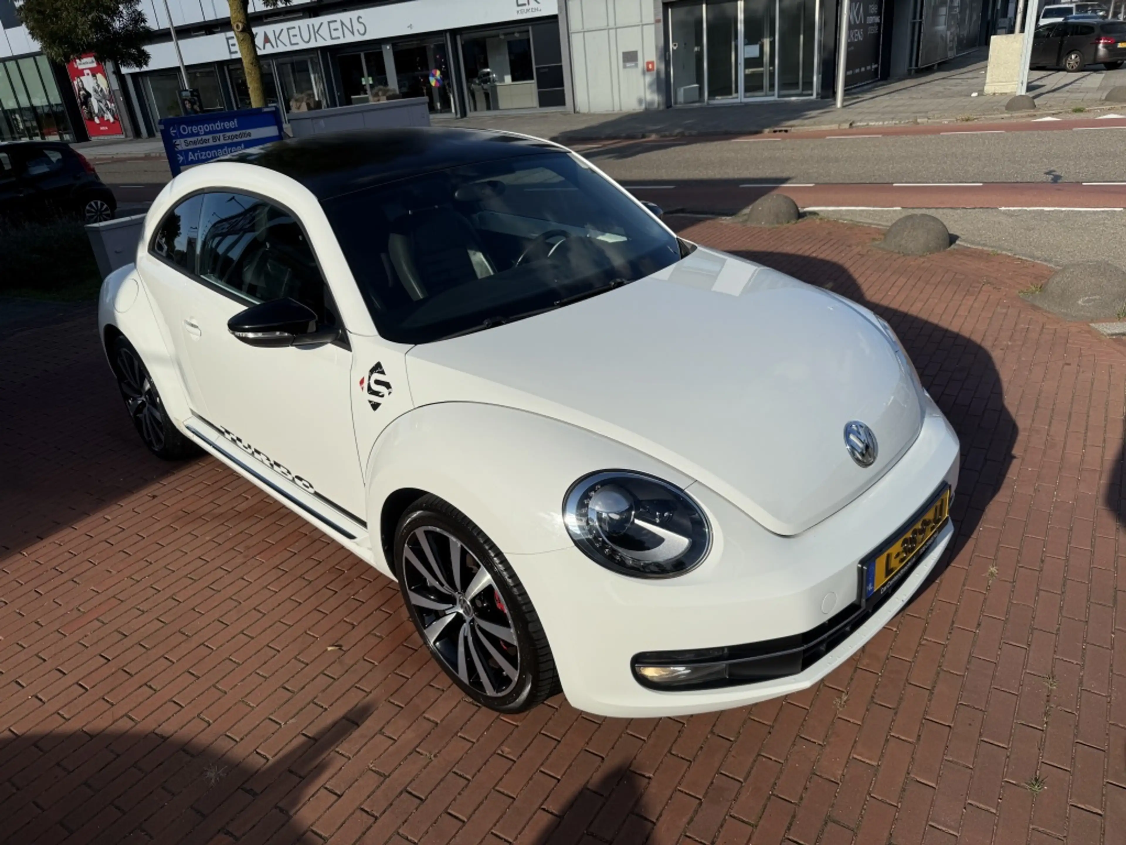 Volkswagen Beetle 2.0 TSI Sport automaat leer navi 200PK!! — photo 6