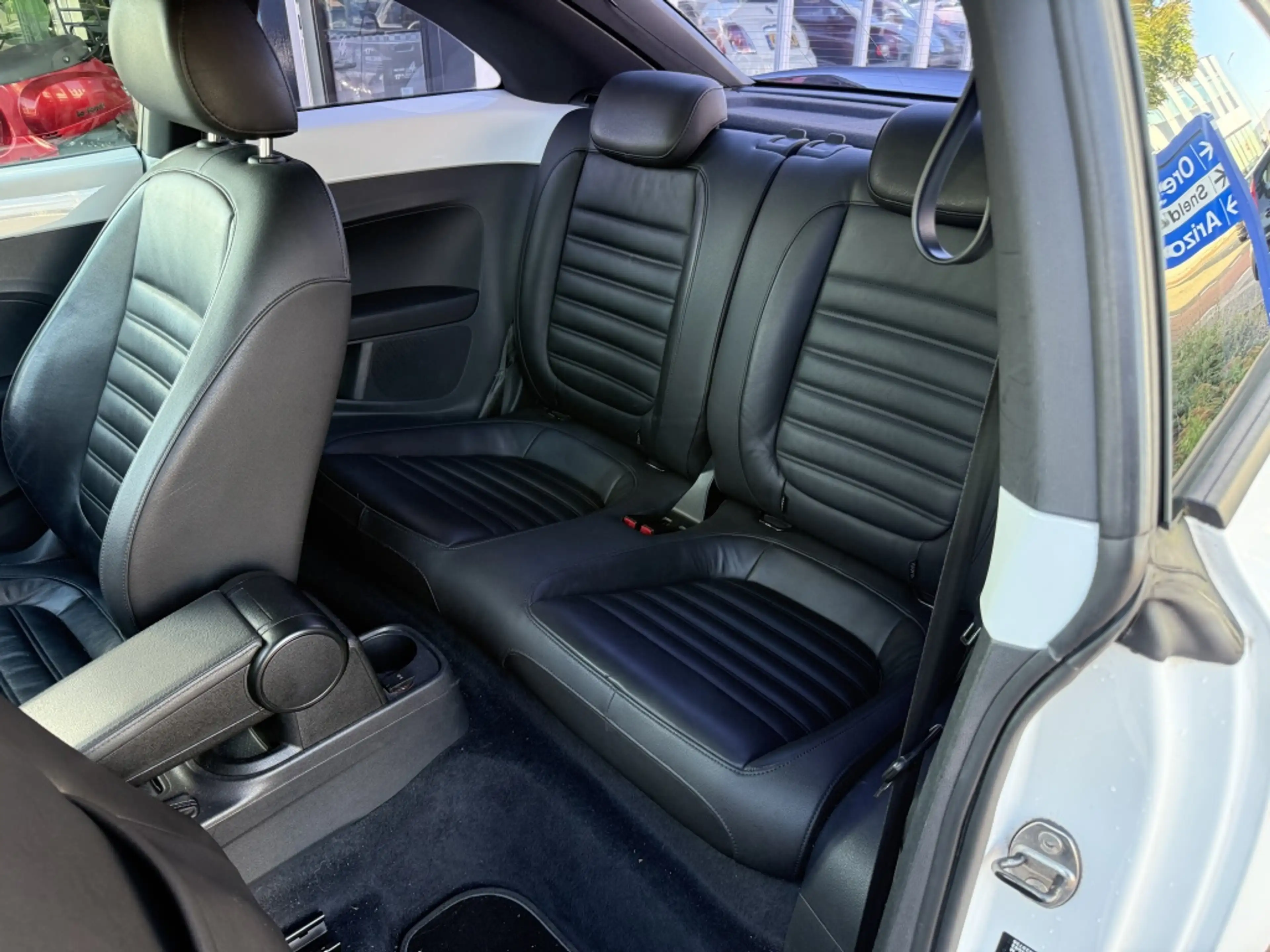 Volkswagen Beetle 2.0 TSI Sport automaat leer navi 200PK!! — photo 7