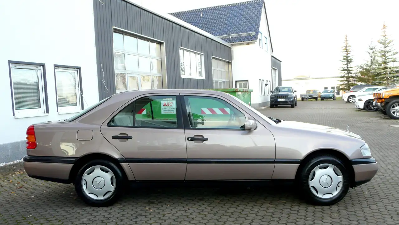 Mercedes-Benz C 180 Rosenholz Metallic im BESTZUSTAND!, foto 7