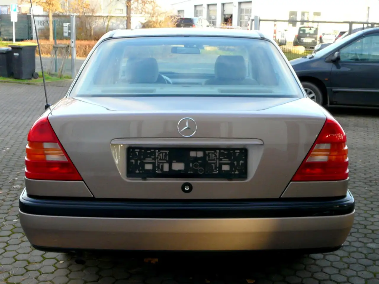 Mercedes-Benz C 180 Rosenholz Metallic im BESTZUSTAND!, foto 5