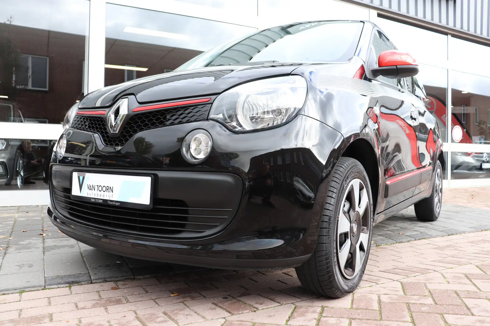 Renault Twingo 1.0 SCe Collection Automaat. Uniek! lage km stand! Zwart - 2