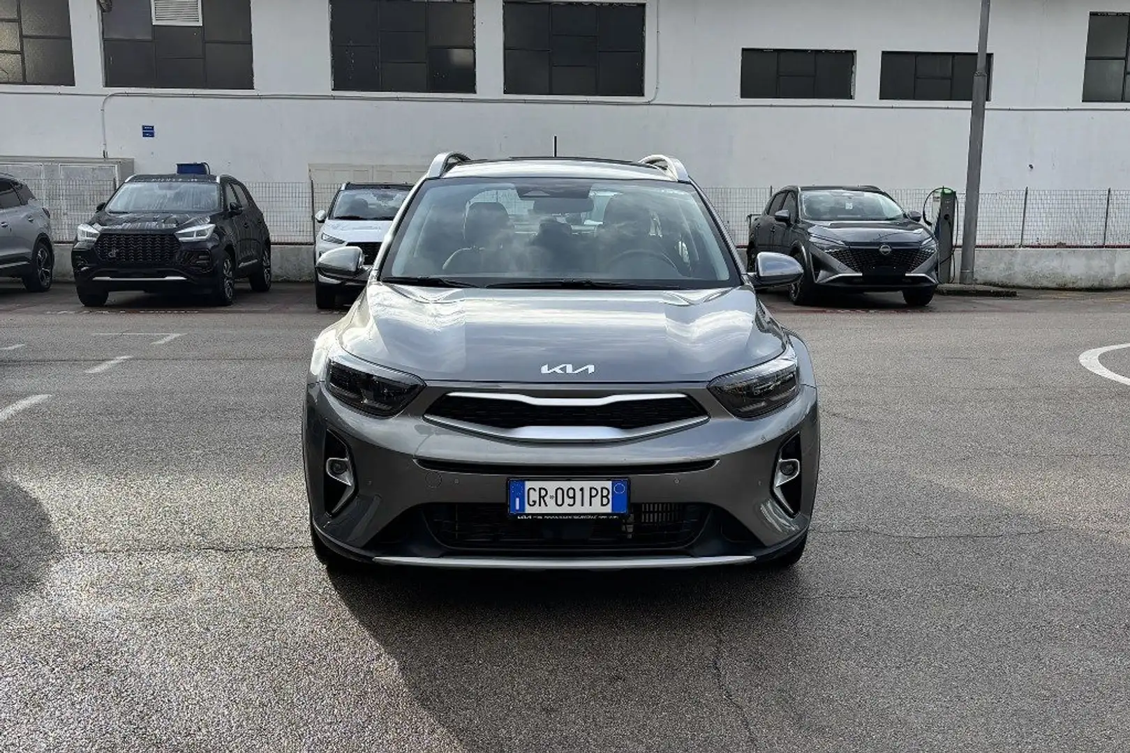 Kia Stonic 1.0 T-GDi 100 CV MHEV MT URBAN (AZIENDALE ) Gris - 2