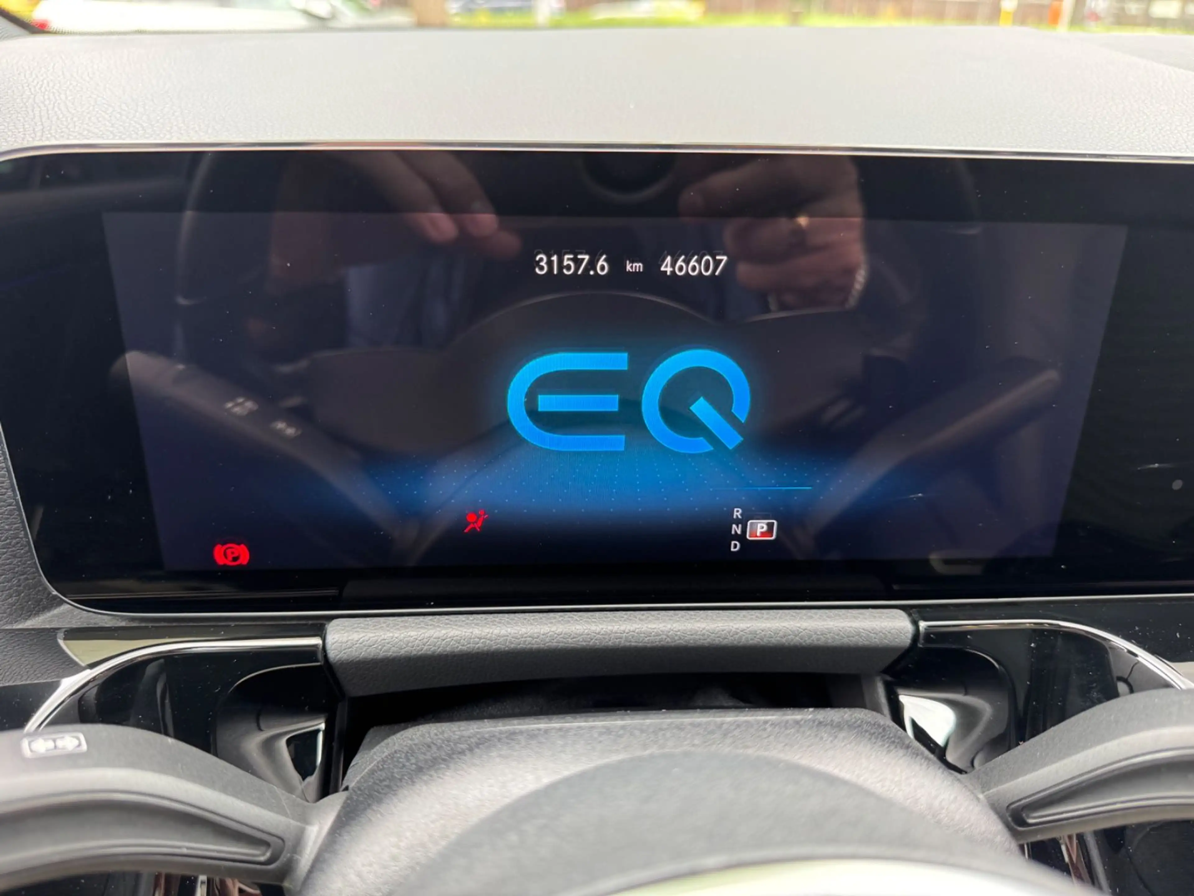 Mercedes-Benz EQA 300 4Matic Pano-LED-AZV — photo 11