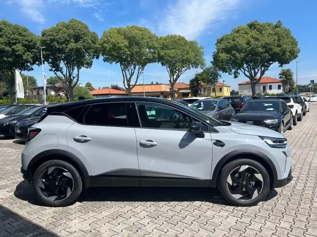 Renault Captur view 4