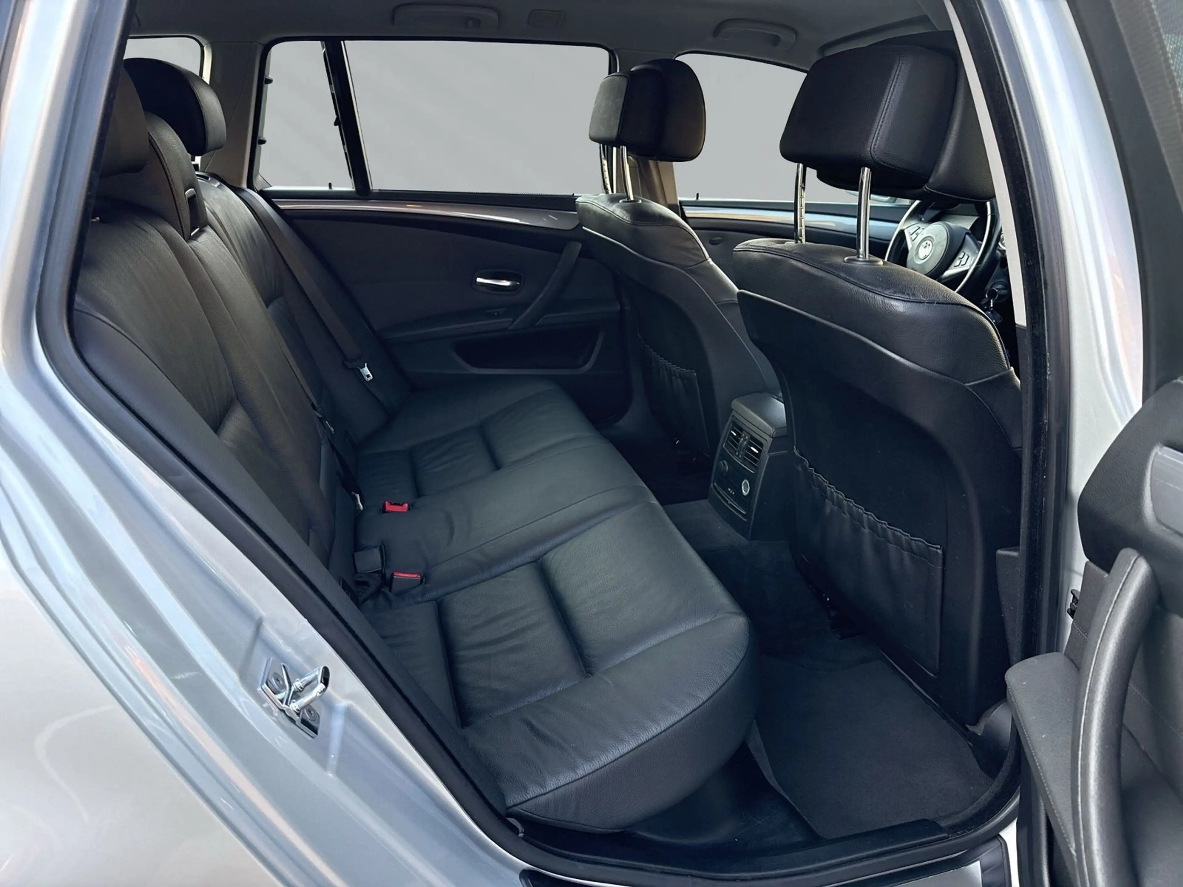 BMW 523 i Touring *XENON*LEDER*NAVI*PDC*TEMPO*SHZ* — photo 13