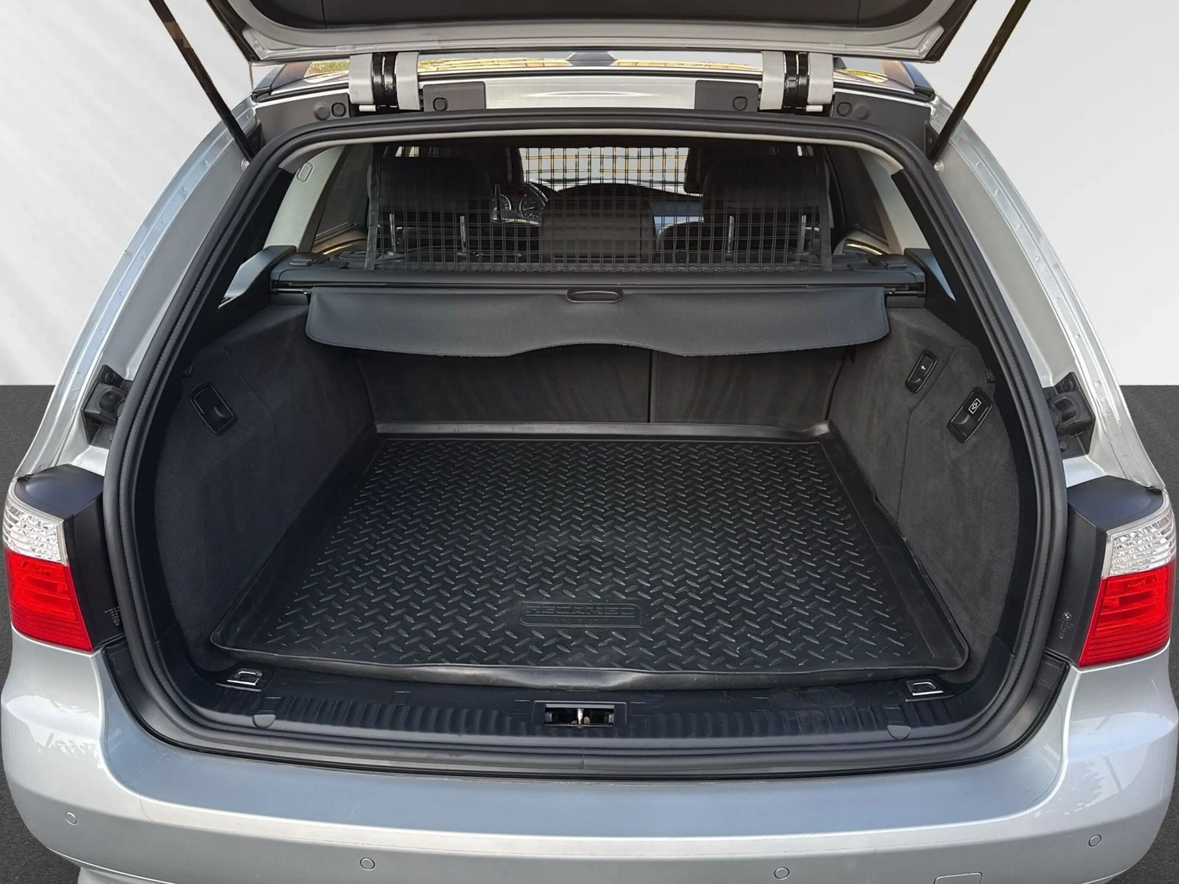 BMW 523 i Touring *XENON*LEDER*NAVI*PDC*TEMPO*SHZ* — photo 8