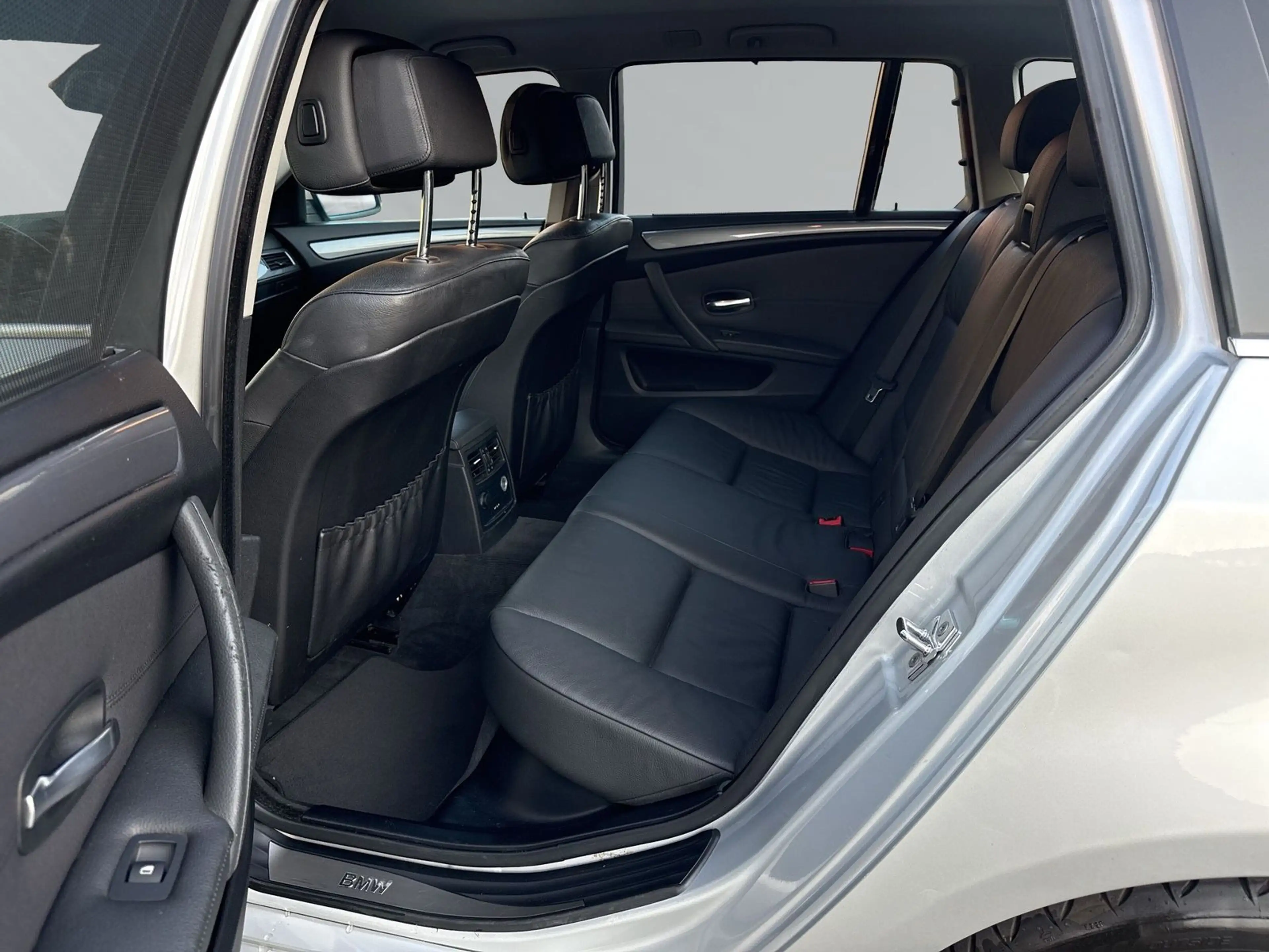 BMW 523 i Touring *XENON*LEDER*NAVI*PDC*TEMPO*SHZ* — photo 14