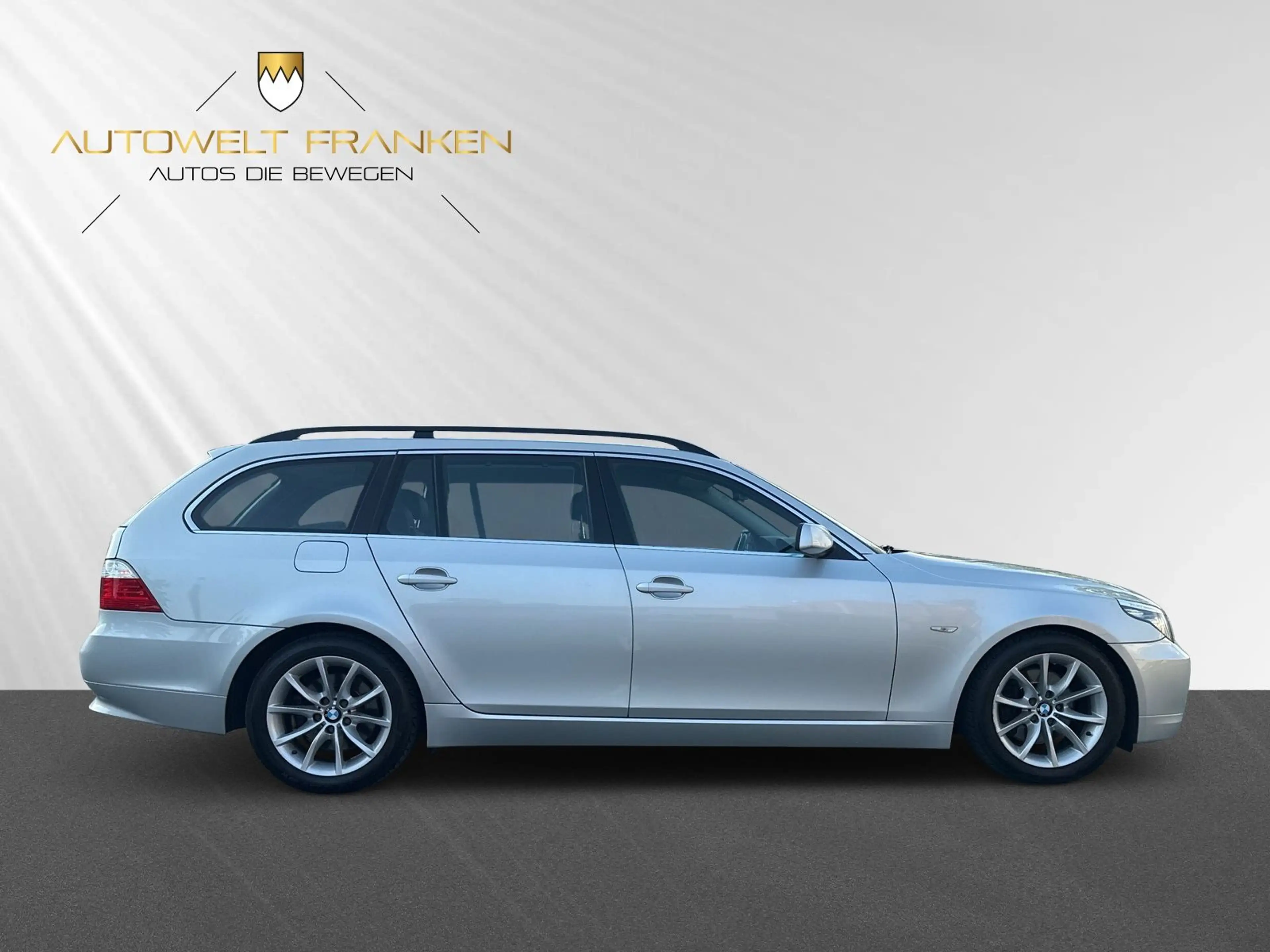 BMW 523 i Touring *XENON*LEDER*NAVI*PDC*TEMPO*SHZ* — photo 10