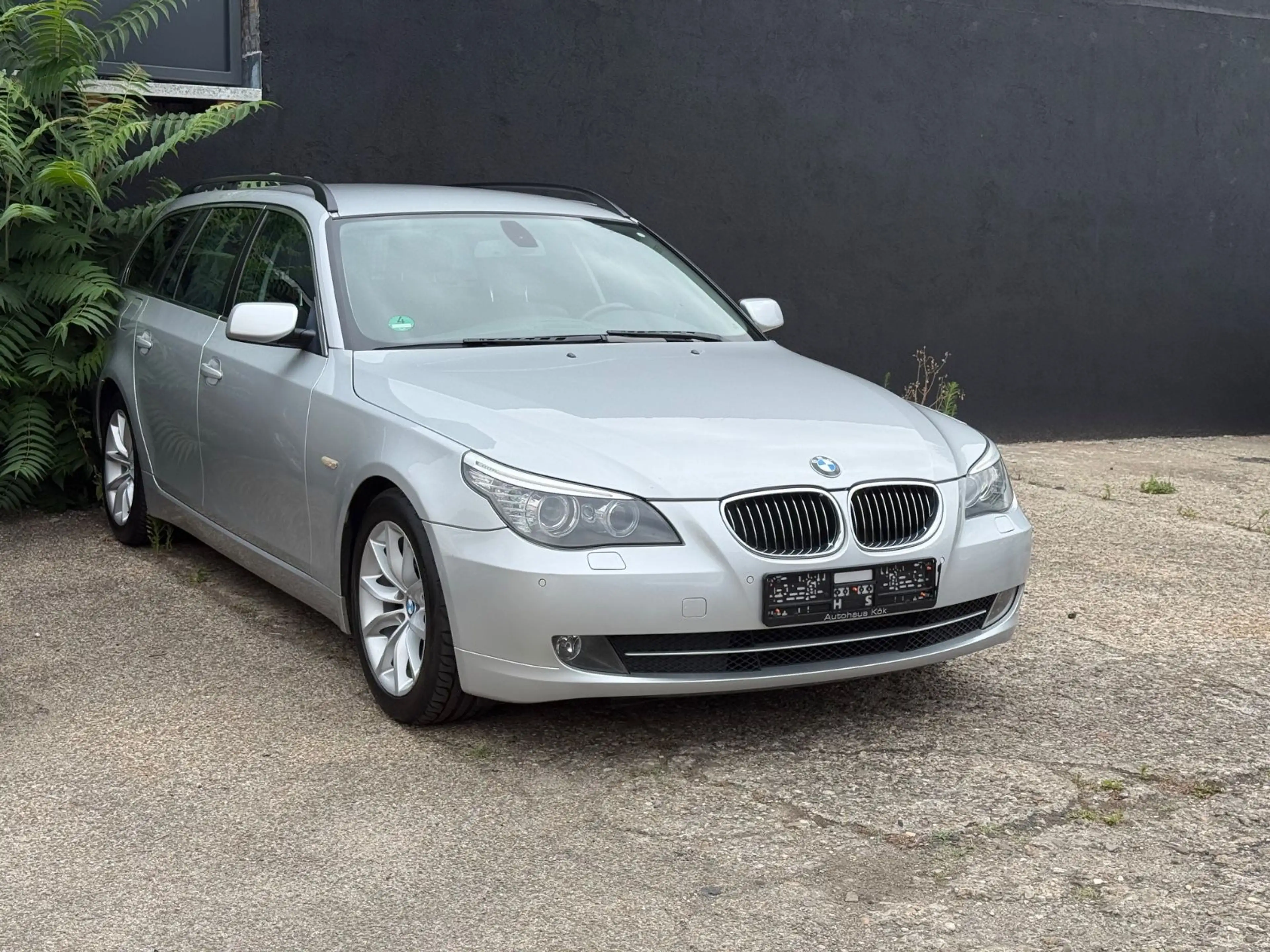 BMW 523 i Touring *XENON*LEDER*NAVI*PDC*TEMPO*SHZ* — photo 2
