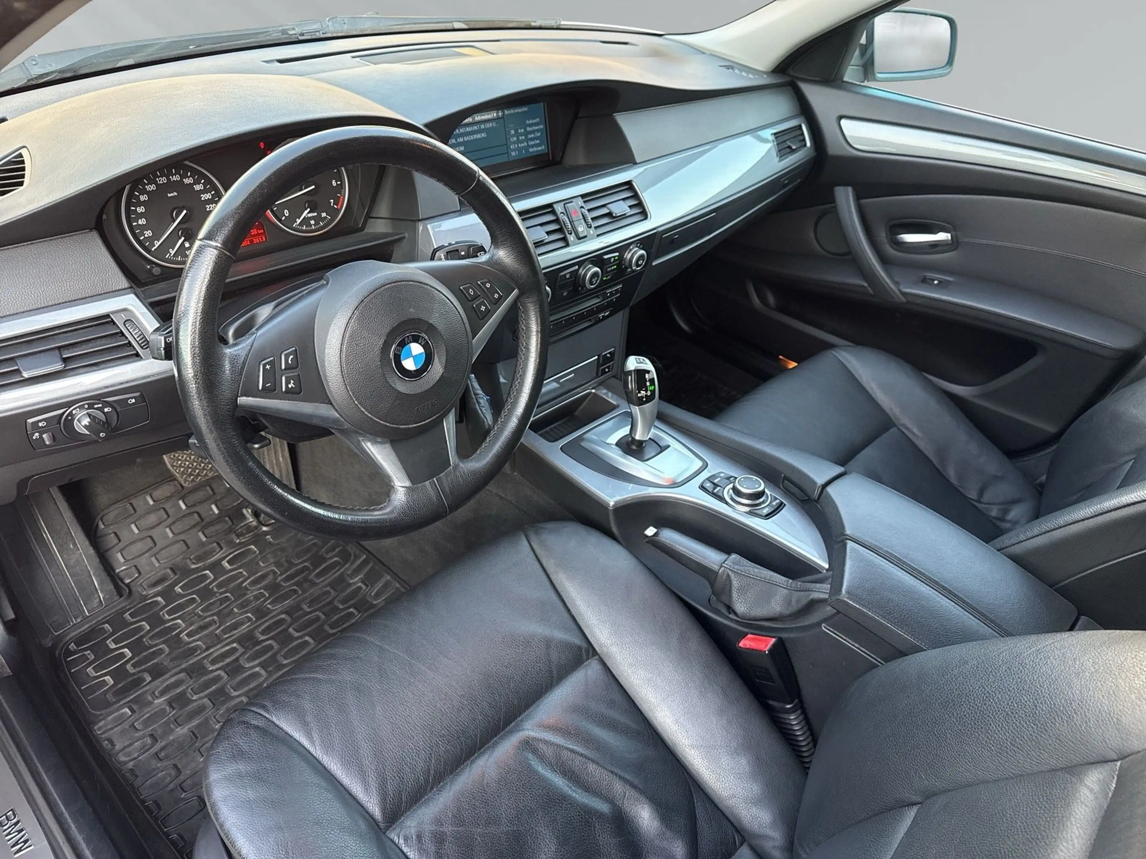 BMW 523 i Touring *XENON*LEDER*NAVI*PDC*TEMPO*SHZ* — photo 15