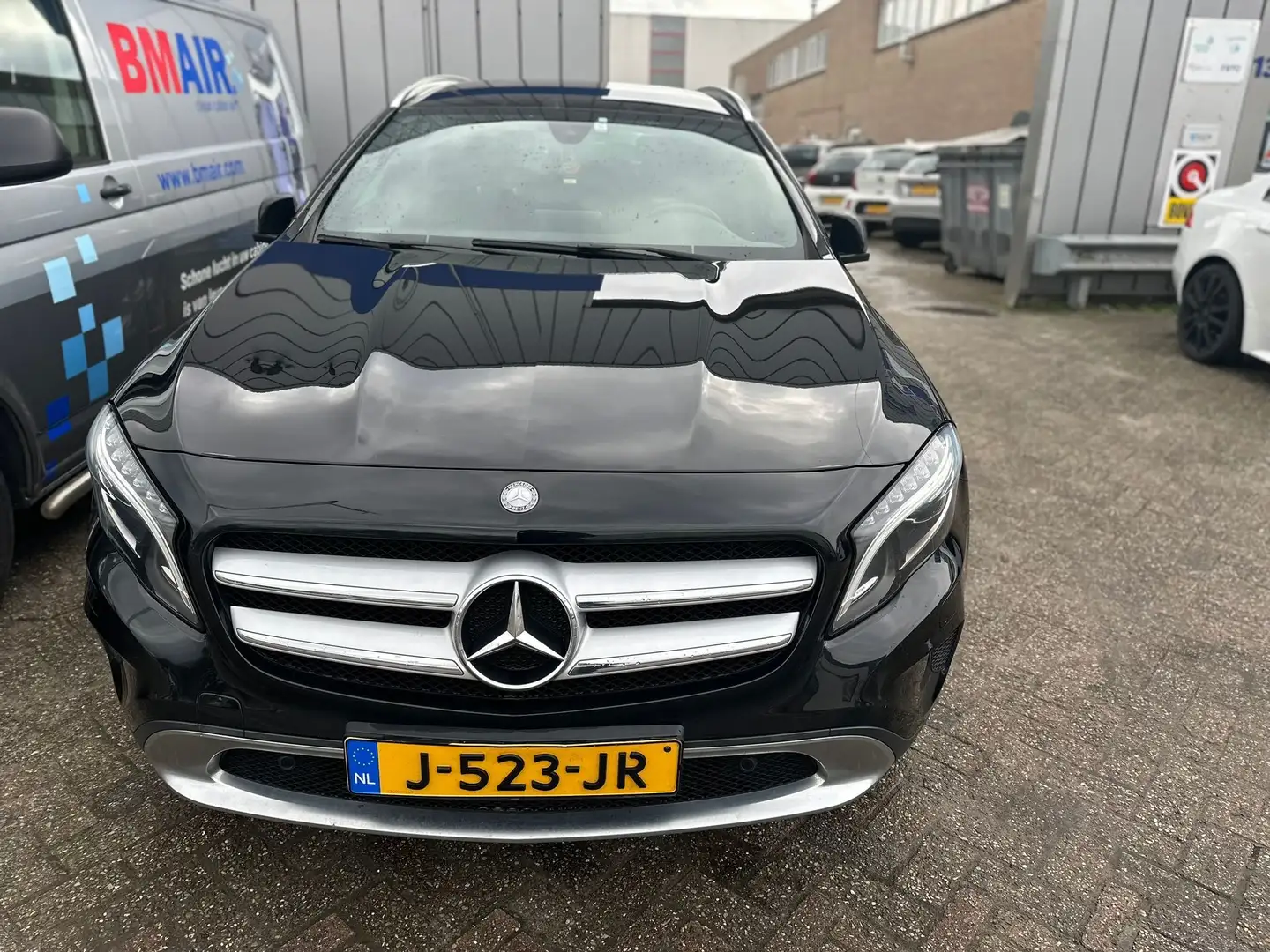 Mercedes-Benz GLA 180 180 Ambition Negru - 1