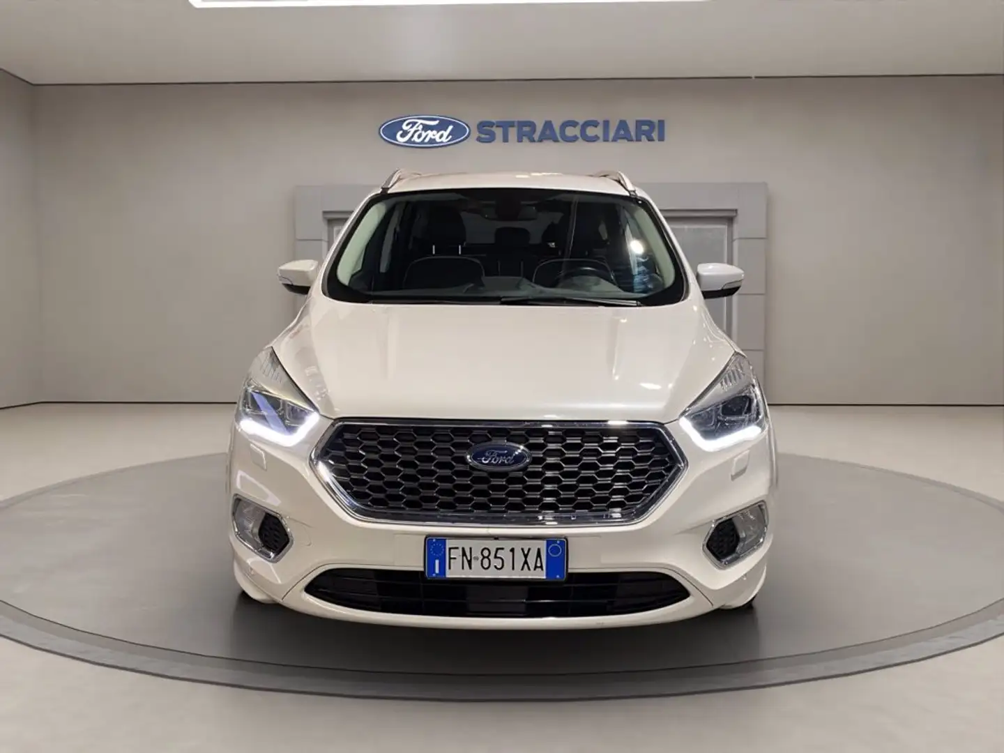 Ford Kuga 2.0 tdci Vignale s&s awd 150cv powershift Wit - 2