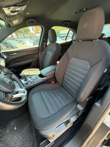 Alfa Romeo Stelvio view 11