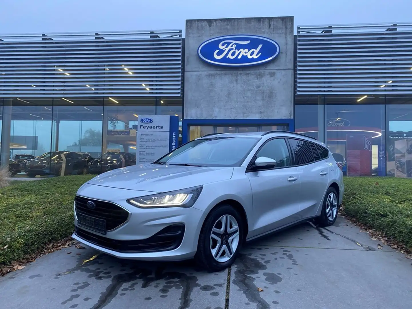 Ford Focus CONNECTED CLIPPER 1.0 ECOBOOST 125PK -  GARANTIE T Argento - 1