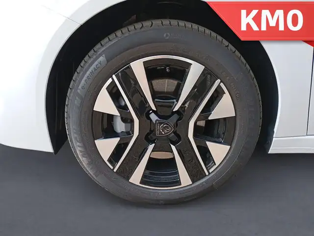Peugeot 208 view 9