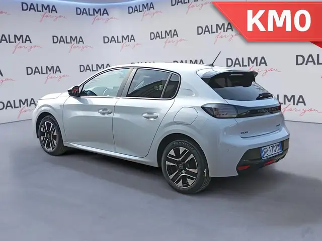 Peugeot 208 view 3