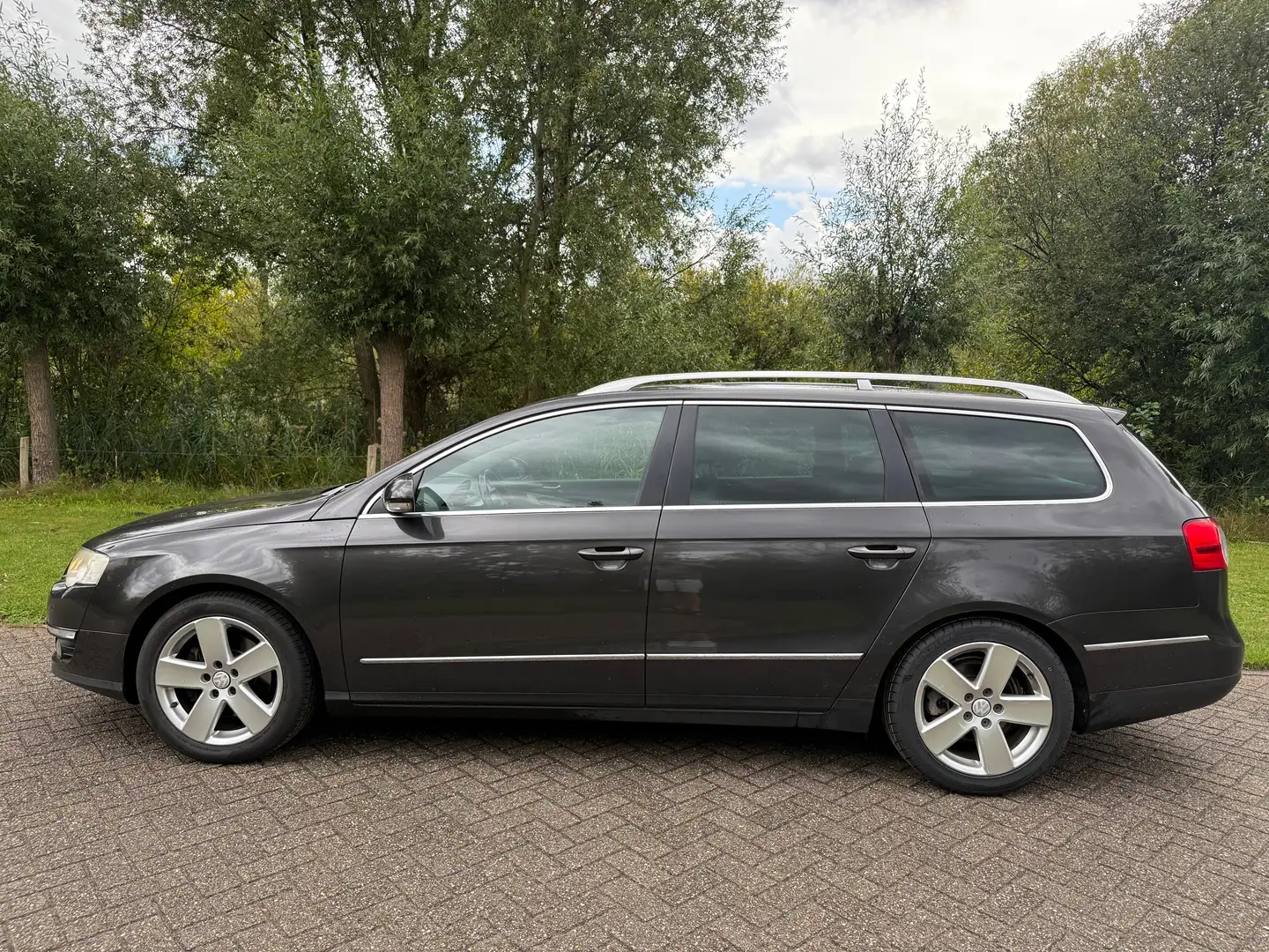 Volkswagen Passat Passat 2.0 FSI Highline Zwart - 1