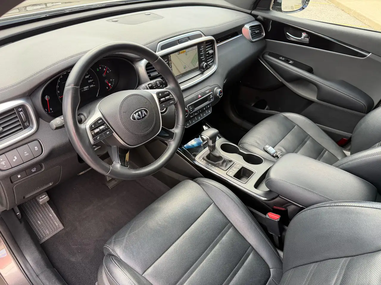 Kia Sorento снимка Kia Sorento