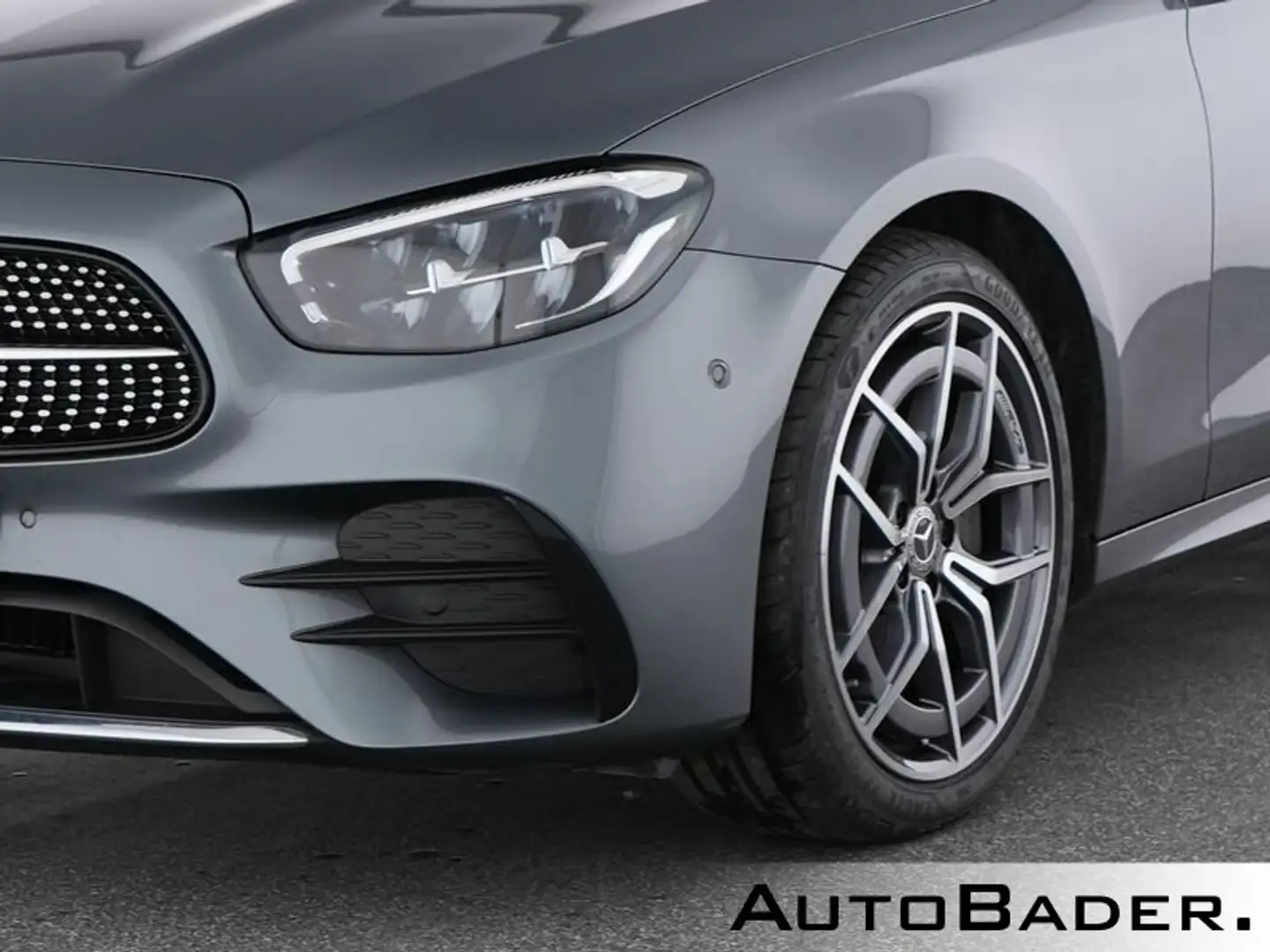 Mercedes-Benz E 220 E 220 d 4M T AMG SD AHK Park-Spgl-Pkt TotWin 19" Grau - 2