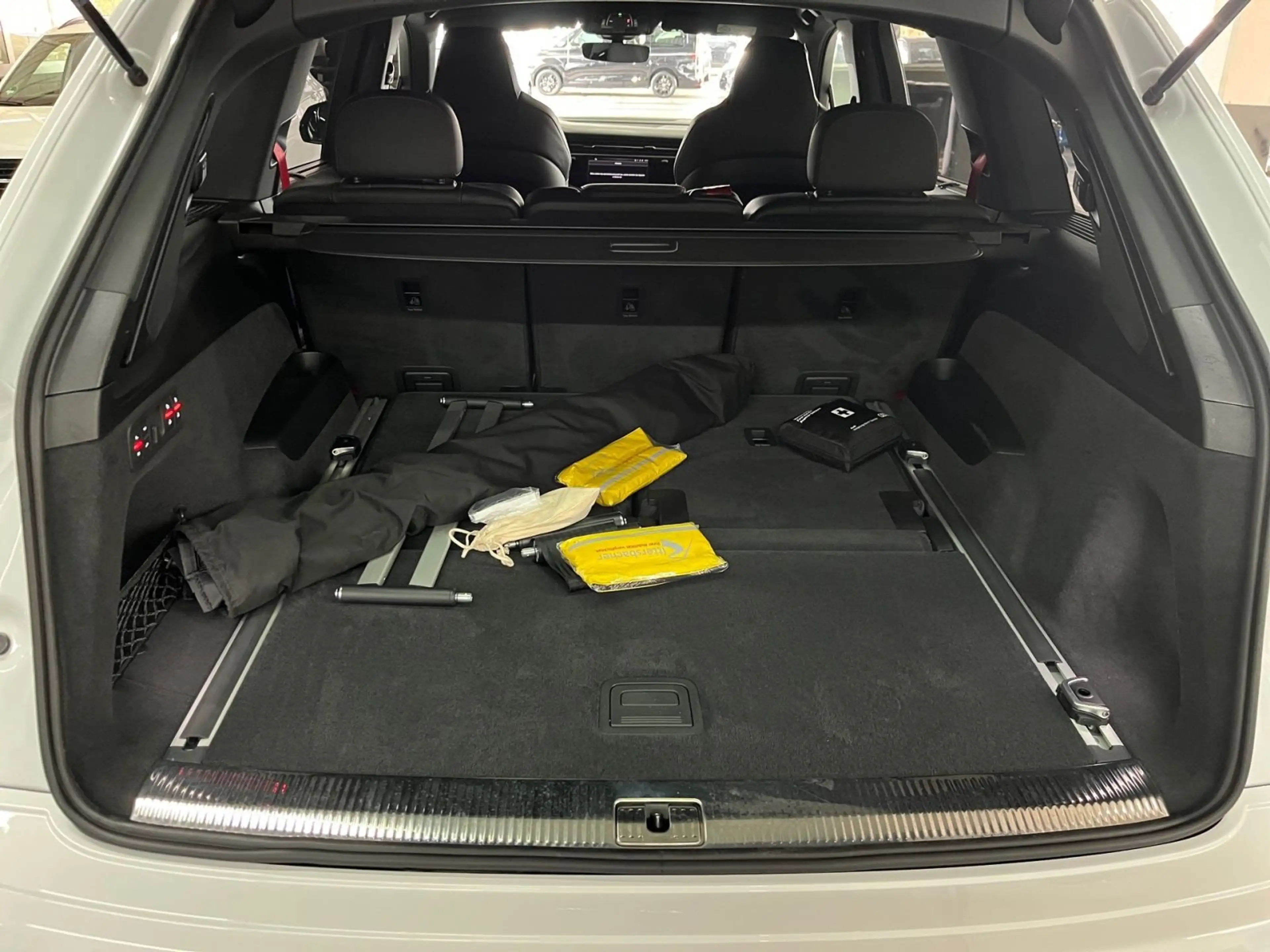 Audi SQ7 competition plus AssistenzPlus AHK Busi Sitz — photo 13