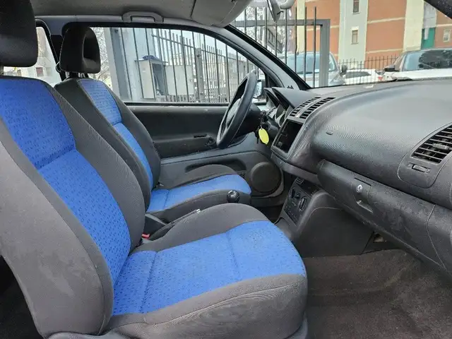Volkswagen Lupo view 9