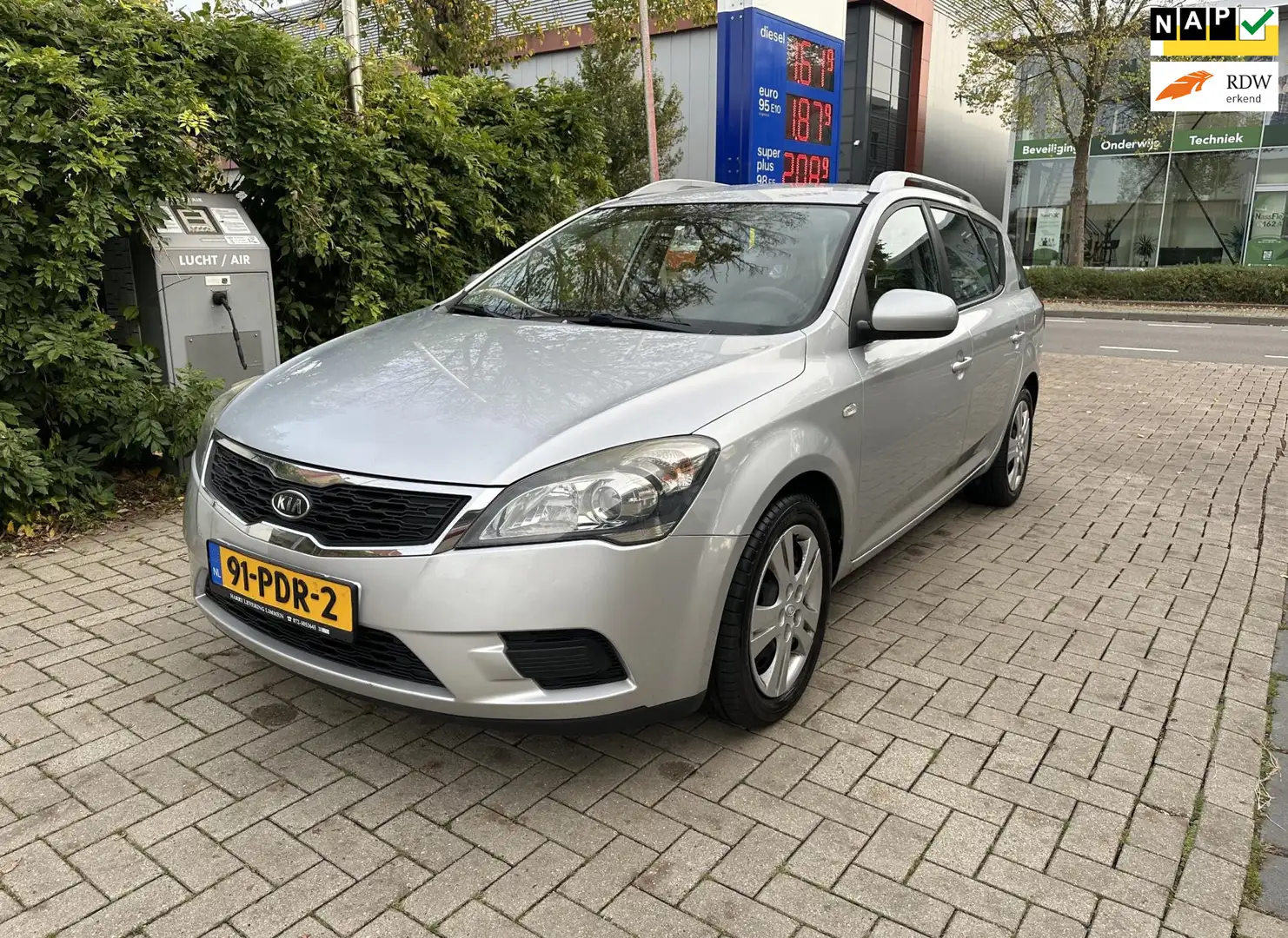 Kia Ceed / cee'd 1.4 CVVT X-tra Grijs - 1