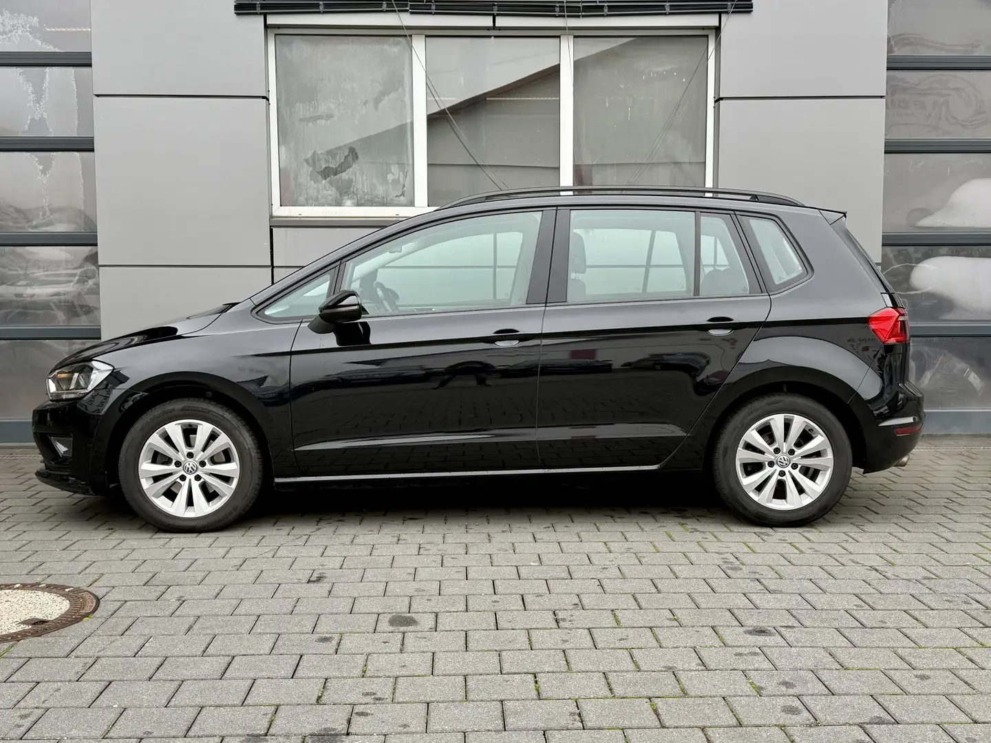 Volkswagen Golf Sportsvan Comfortline BMT AHK/Navi/PDC/SHZ/Klimaauto./8-fach Schwarz - 2