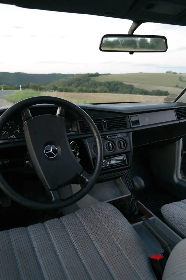 Mercedes-Benz 190 E, foto 8