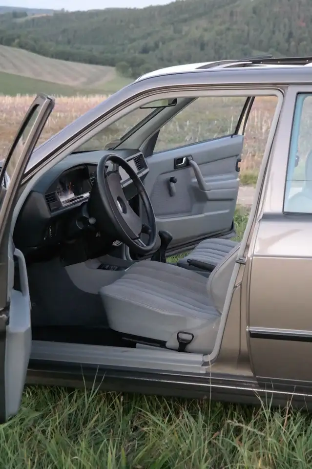 Mercedes-Benz 190 E, foto 7