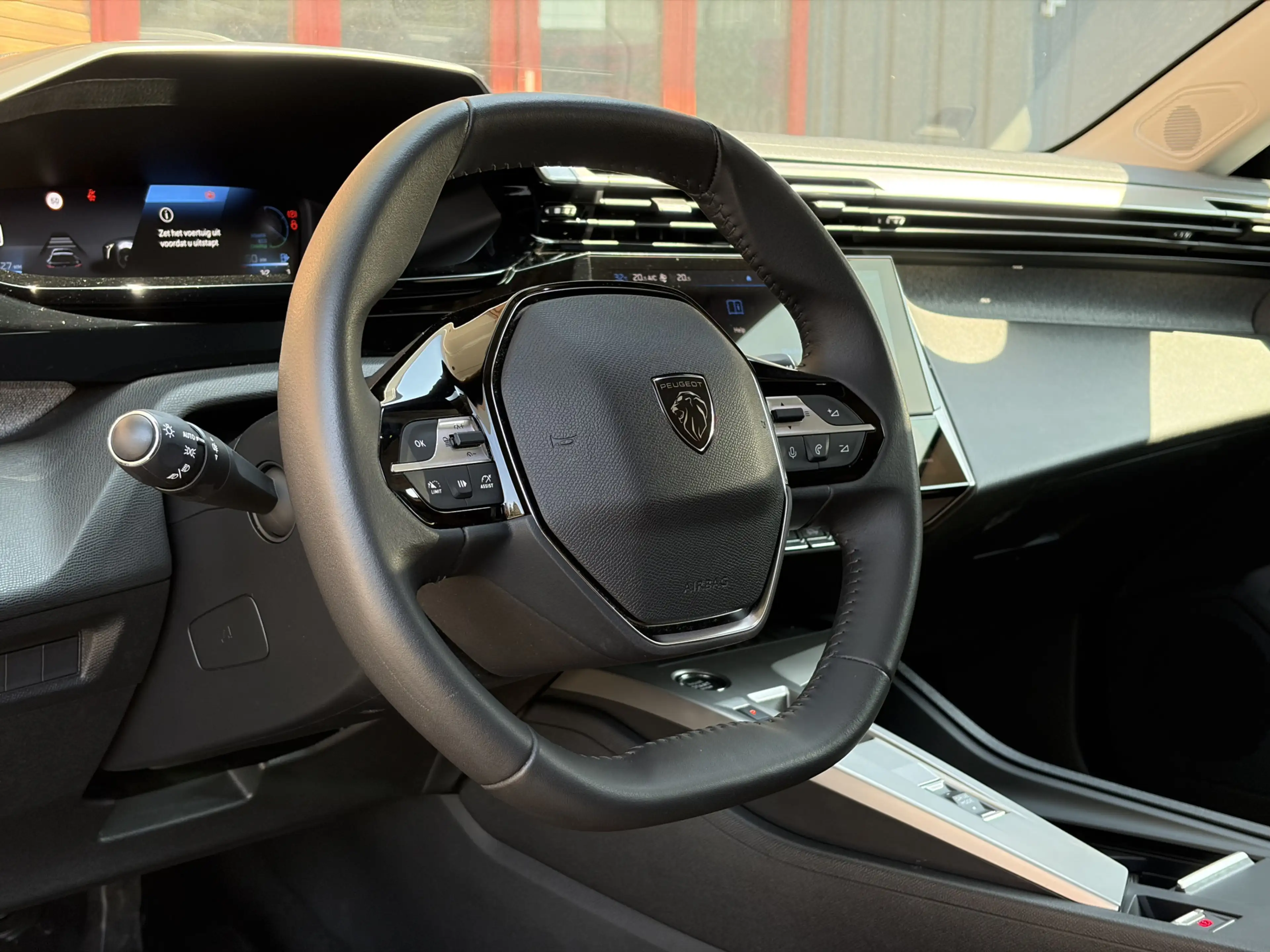Peugeot 408 1.2 Hybrid 145 e-DCS6 Allure Cruise / Navi / Carpl — photo 7