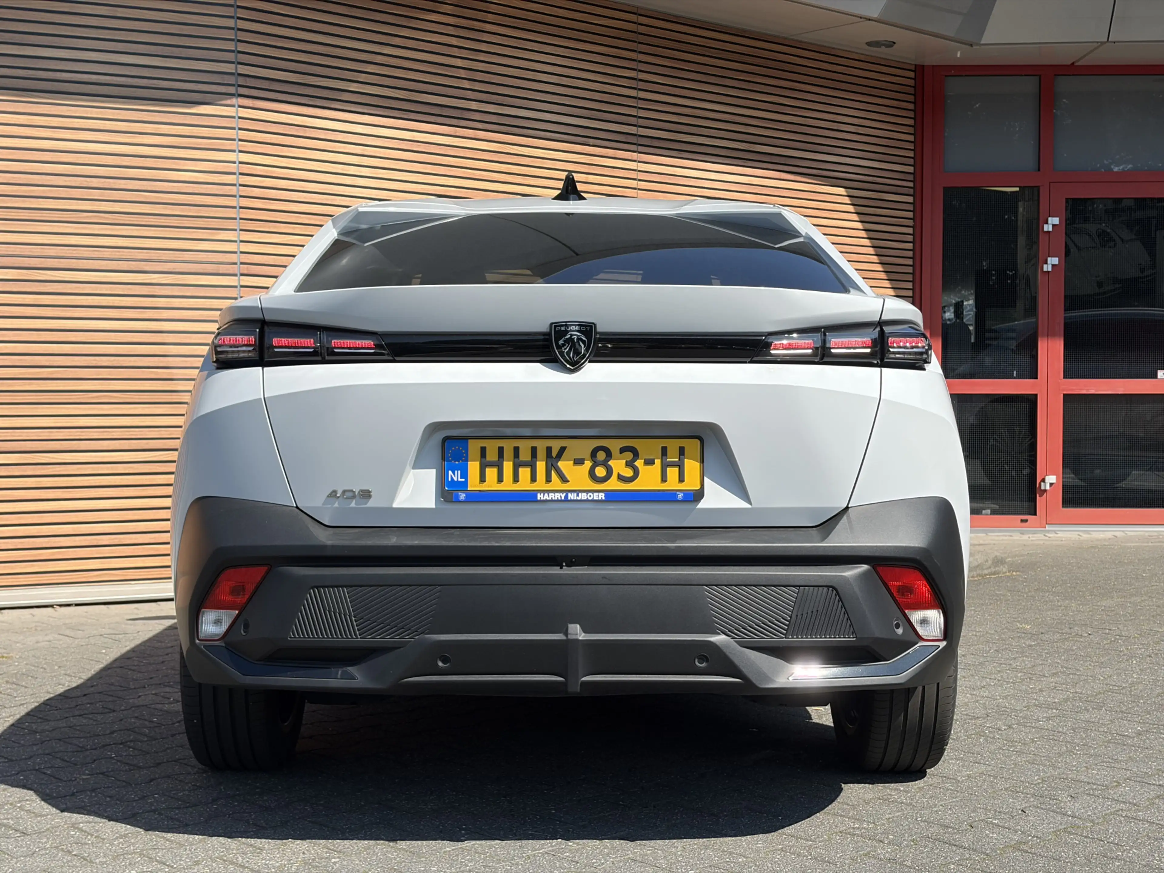 Peugeot 408 1.2 Hybrid 145 e-DCS6 Allure Cruise / Navi / Carpl — photo 15