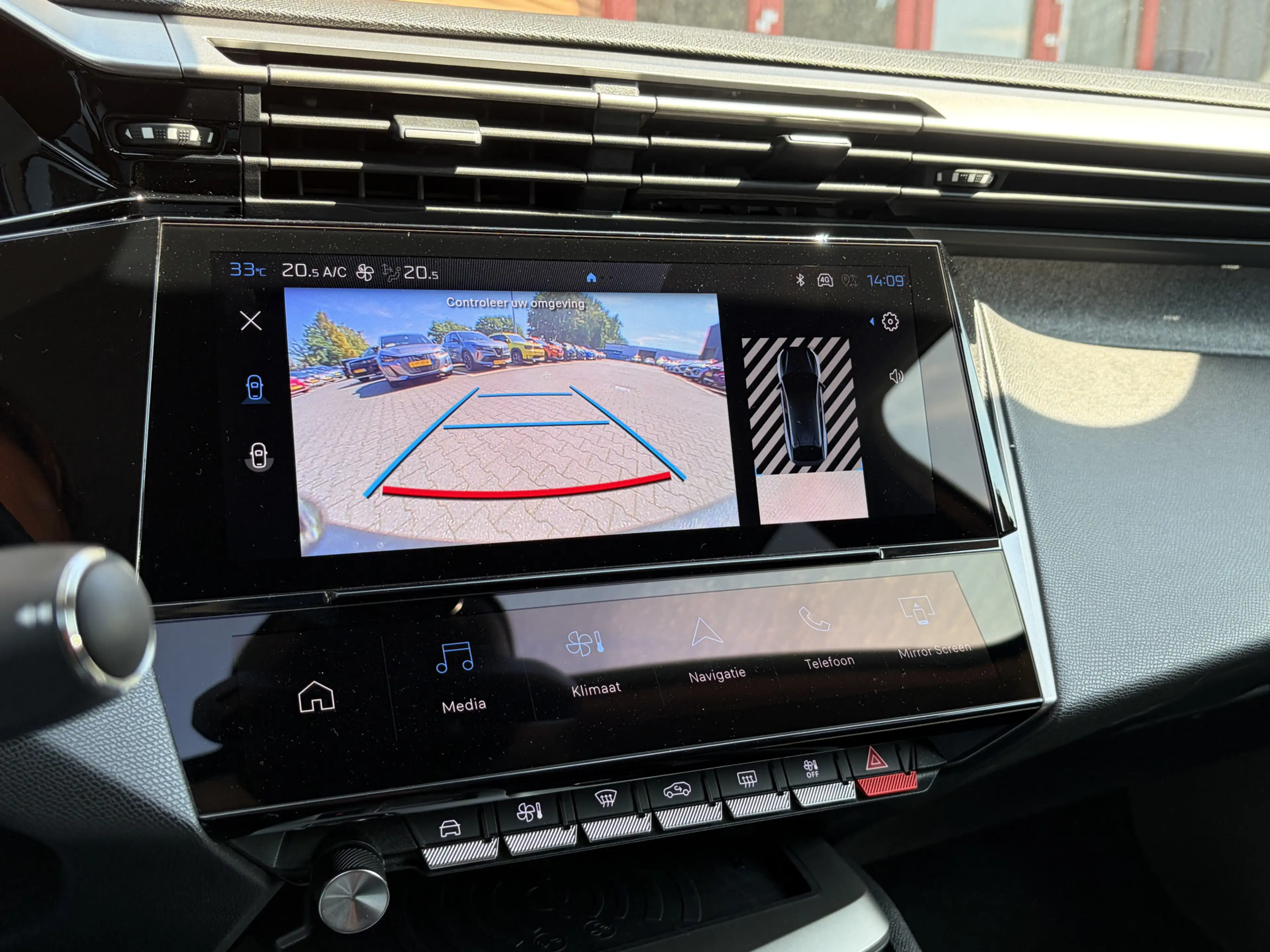 Peugeot 408 1.2 Hybrid 145 e-DCS6 Allure Cruise / Navi / Carpl — photo 39