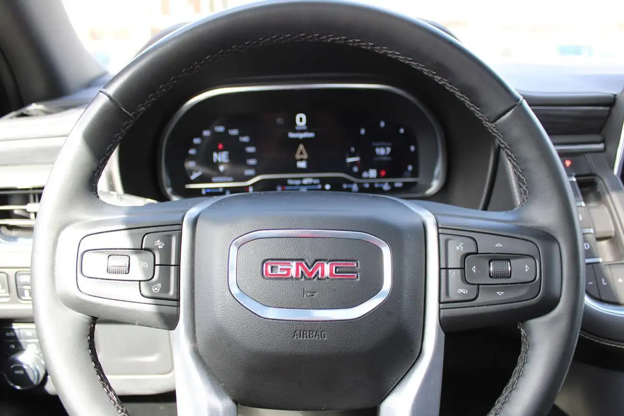 GMC Yukon снимка GMC Yukon