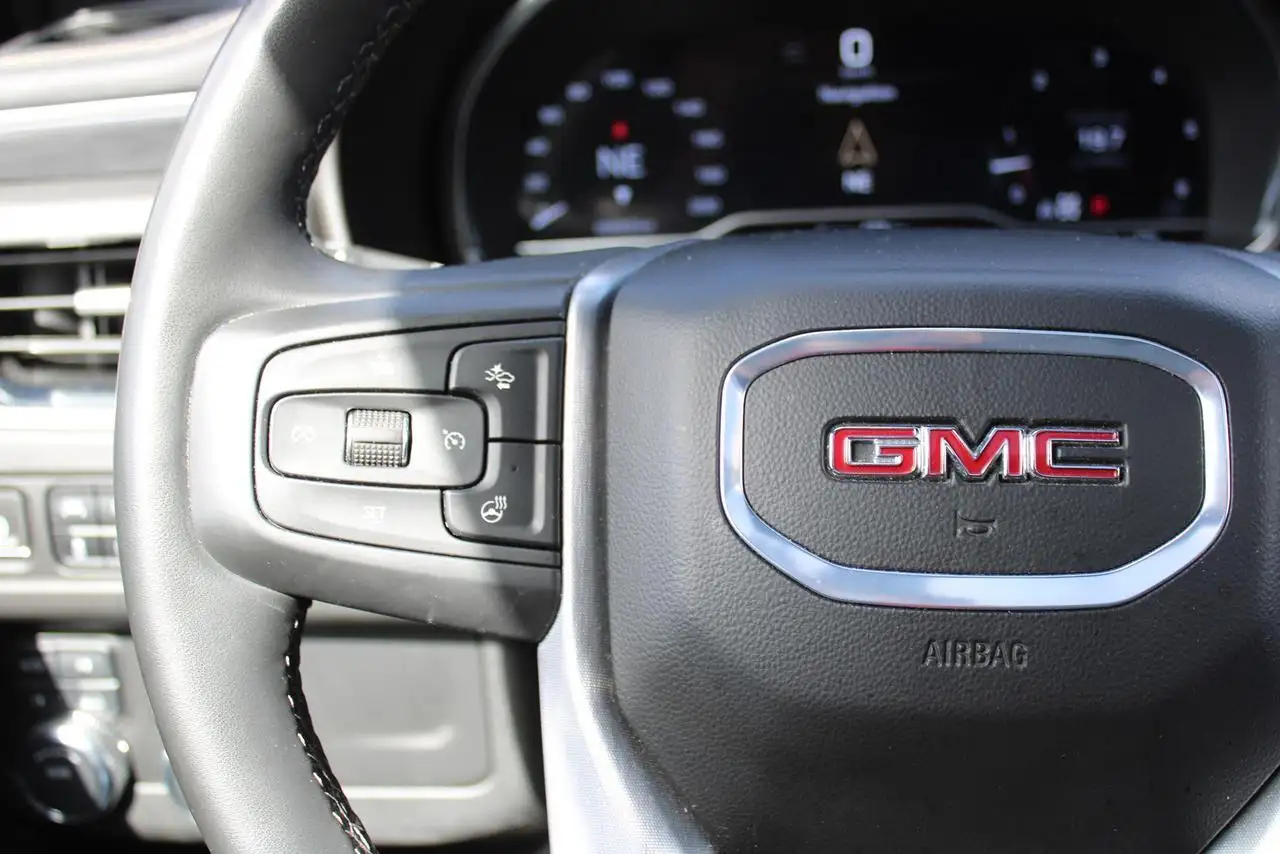 GMC Yukon снимка GMC Yukon