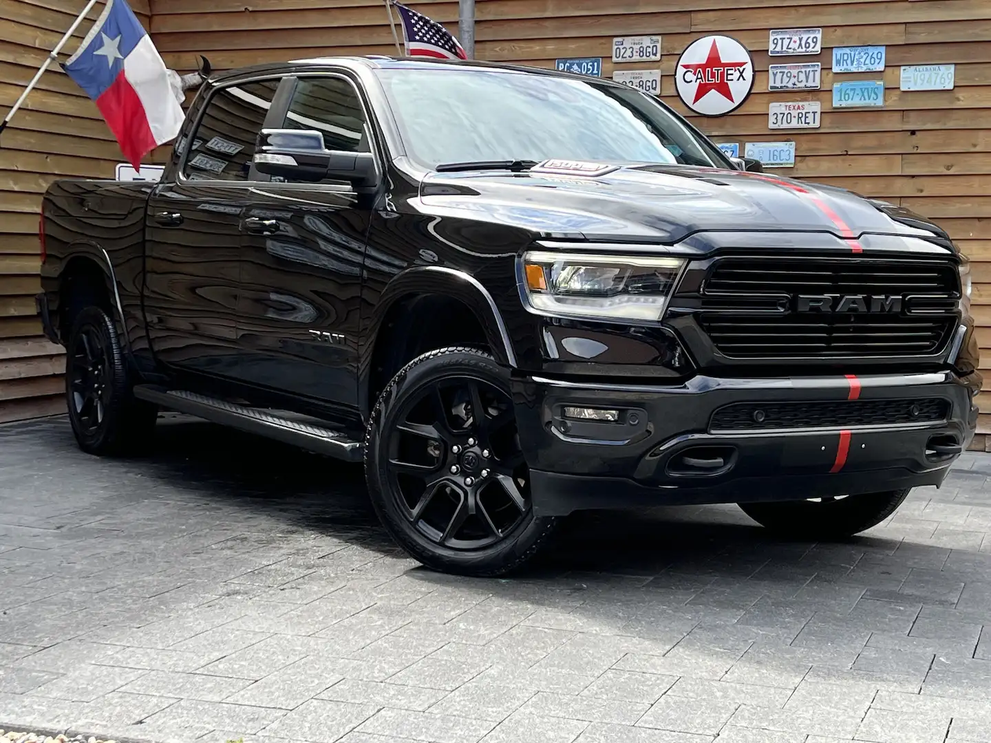 Dodge RAM 1500 LARAMIE 5,7 RAMBOX h&k 4x4 AHK LPG Schwarz - 2
