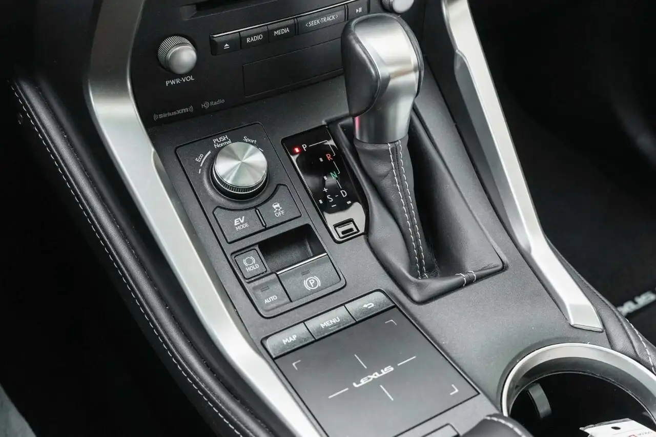 Lexus NX снимка Lexus NX