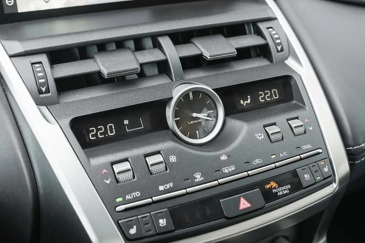 Lexus NX снимка Lexus NX