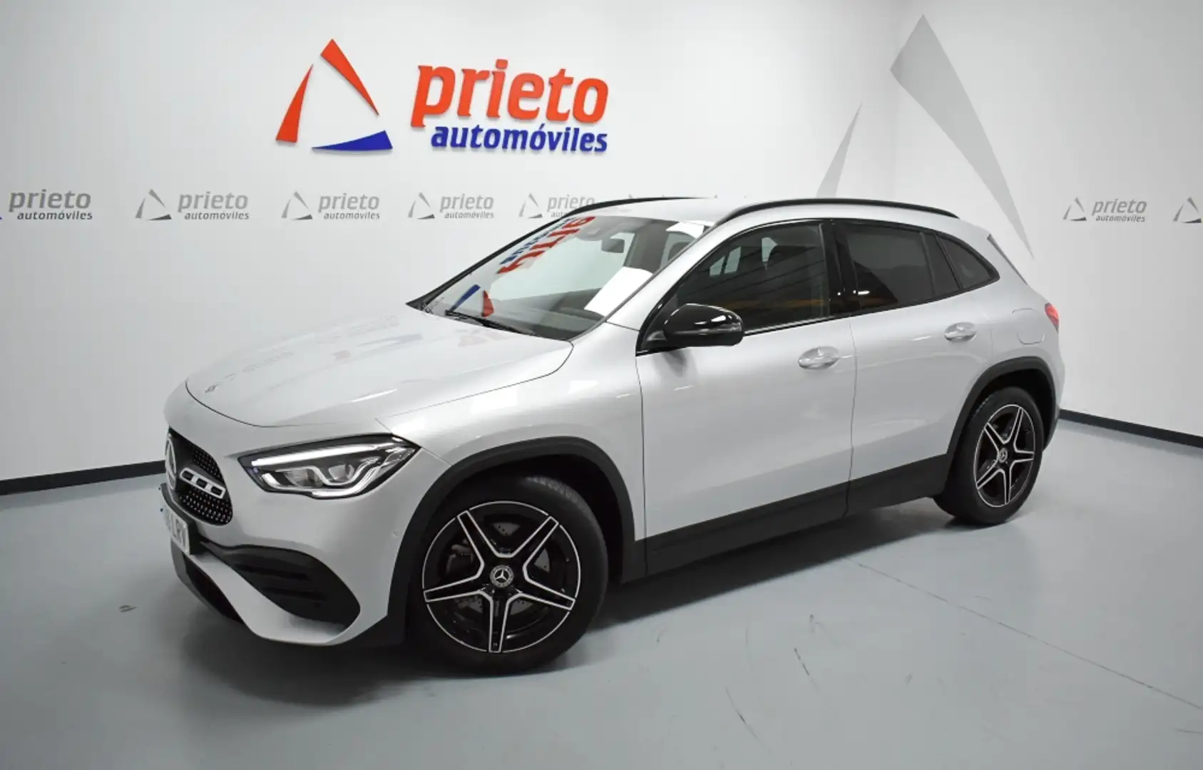 Mercedes-Benz GLA 200 200d 8G-DCT Gris - 1