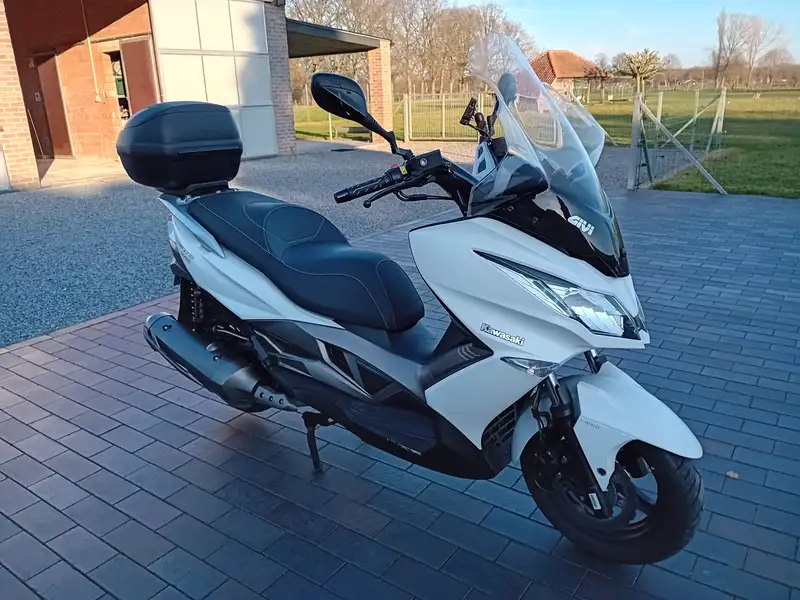 Kawasaki J300 - foto 2