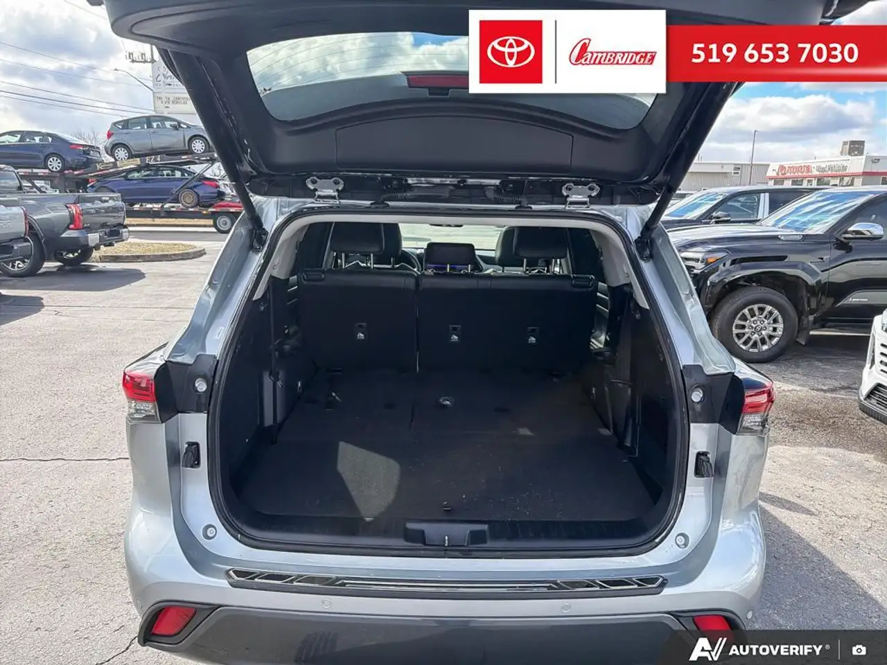 Toyota Highlander снимка Toyota Highlander