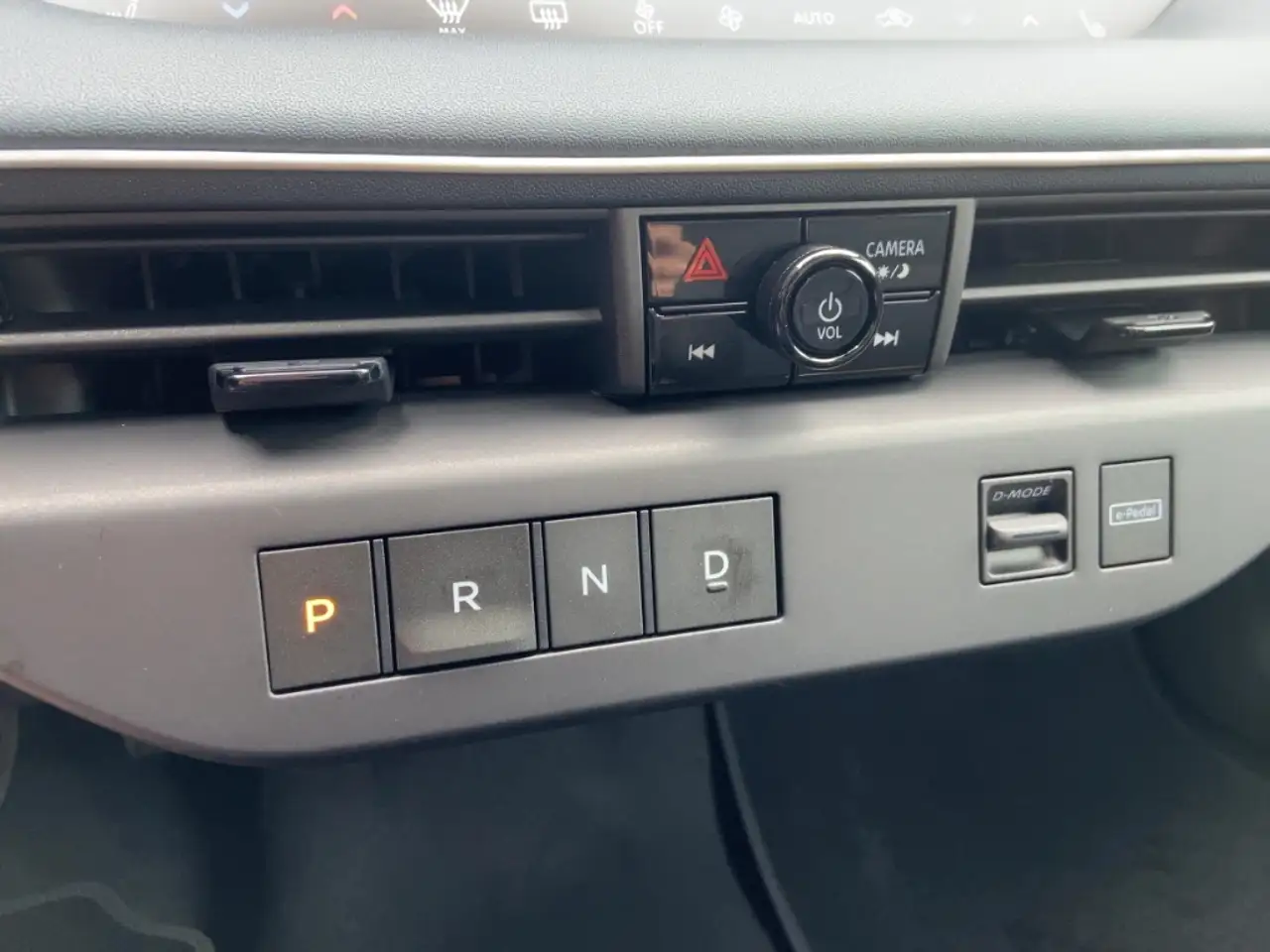 Nissan Leaf 2026 — фото 17